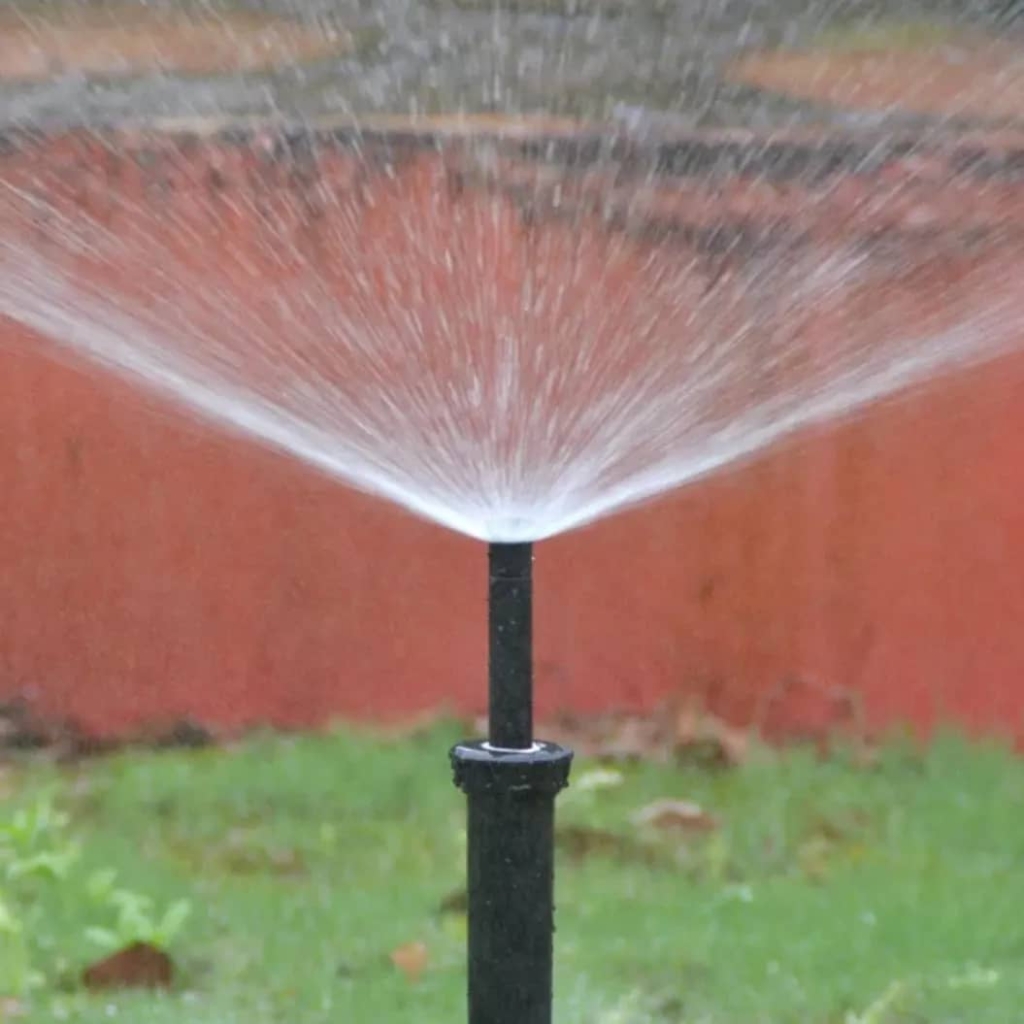 ابیاری فضای سبز